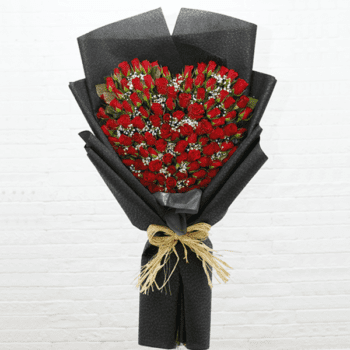 Heart Shaped 100 Roses Bouquet |