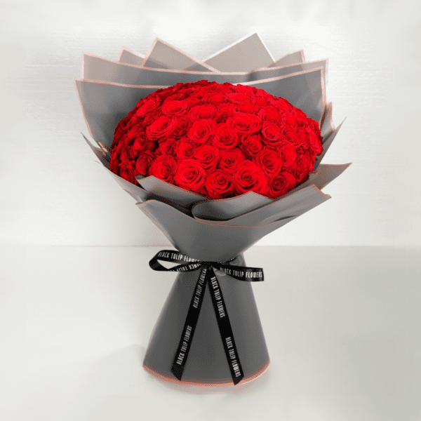 Red roses flower bouquet