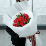 red tulips white wrapping 004