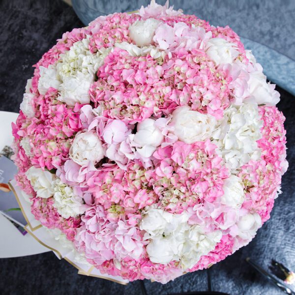 Heavenly Combination bouquet by Black Tulip Flowers