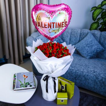 Captivating Combination bouquet with Patchi chocolate and Valentines balloon by Black Tulip Flowers