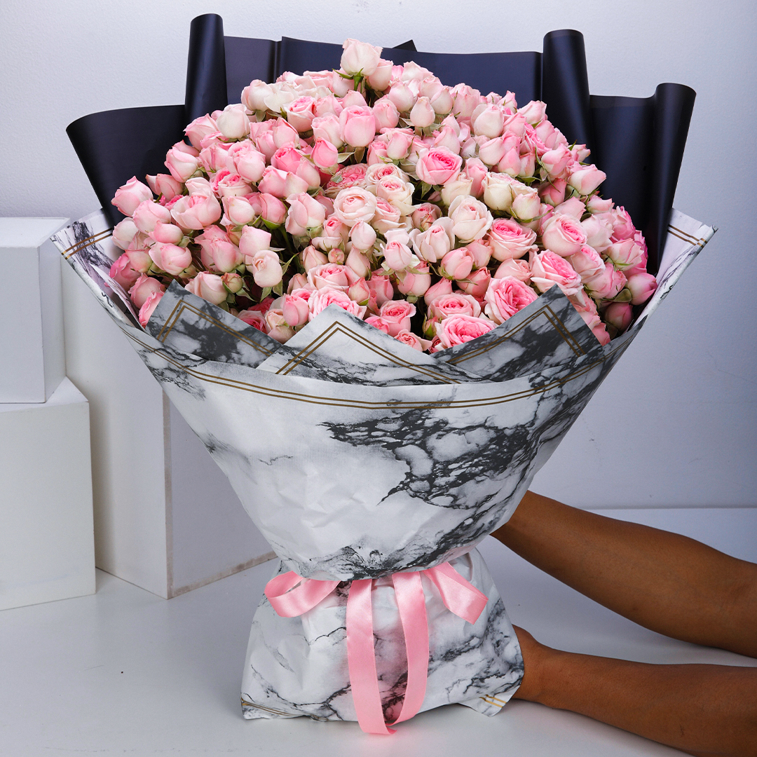 Pink Roses bouquet for father's day in Qatar from Black Tulip Flowers