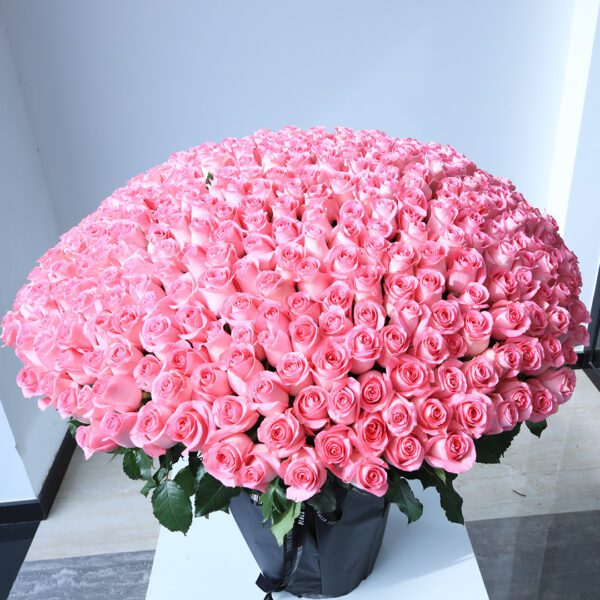 revival pink rose bouquet by Black Tulip Flowers