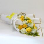 bouquet of white and yellow roses 003-min