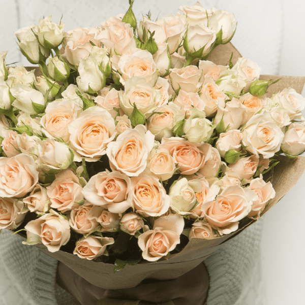 Charming hand bouquet online qatar