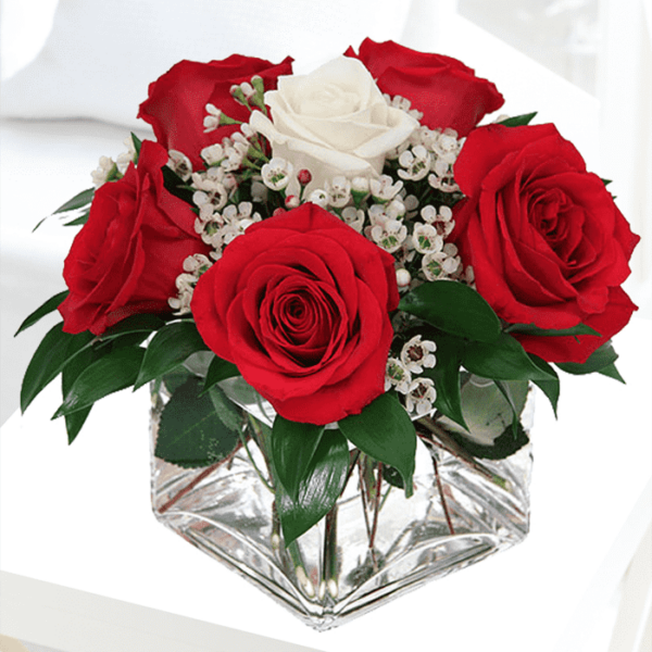 Square Vase Flower Arrangements online qatar