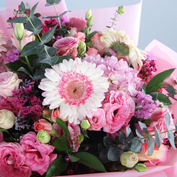 02-21 women's day flowers